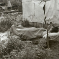 Horacio-Coppola.-Villa-Miseria-sobre-el-Riachuelo-1936